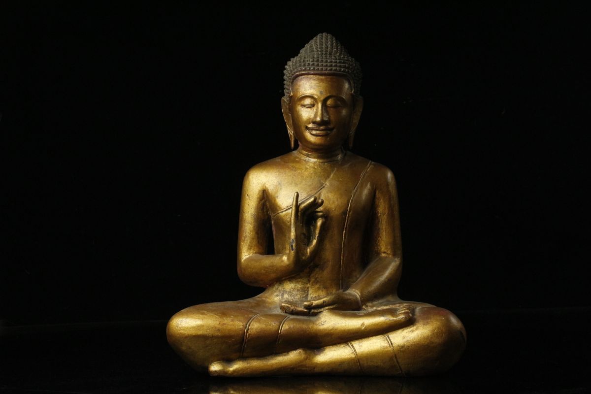 【LIG】タイ仏教美術 スコータイ時代 木彫金彩 釈迦如来坐像 41㎝ 時代古玩 コレクター収蔵品 [.QW]24.3_画像2