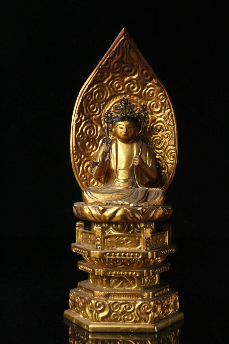 【LIG】仏教美術 木彫金彩色 観音菩薩坐像 27㎝ 仏像 朱塗厨子 寺院収蔵品 [.O]24.3の画像3