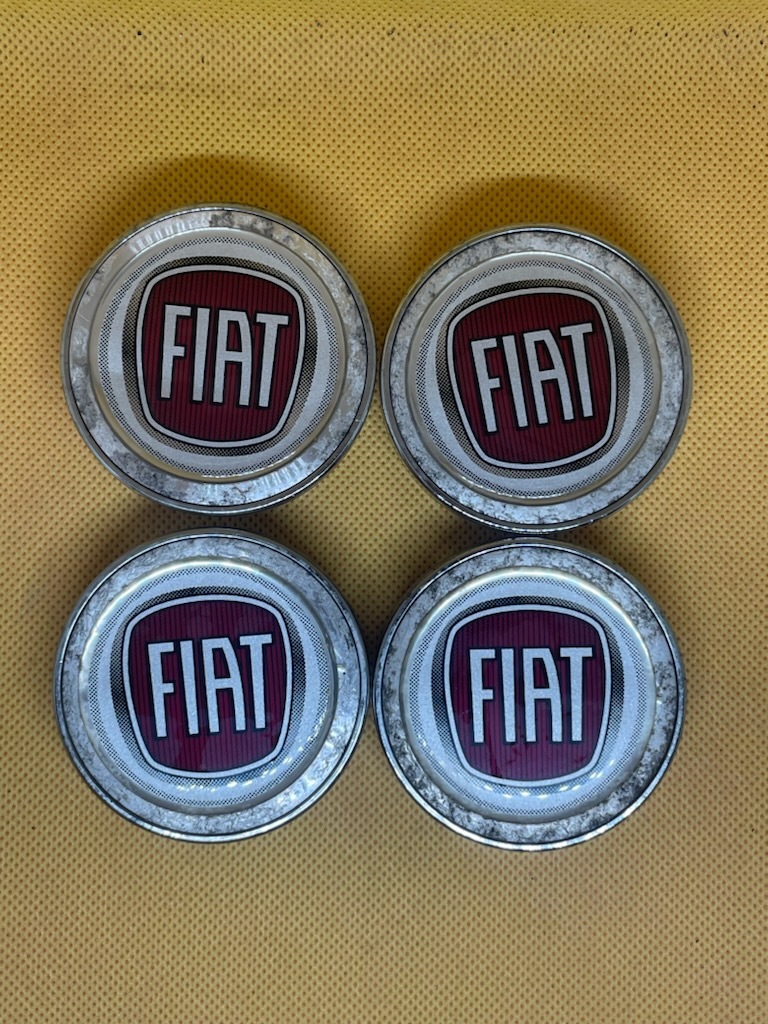 ☆中古 FIAT センターキャップ 直径約58mm 4枚 フィアット500 送料無料_画像1