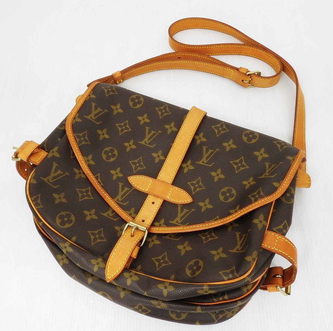 １円～！ LOUIS VUITTON ルイ・ヴィトン M42256 モノグラム ソミュール30 ショルダーバッグ 難ありの画像1