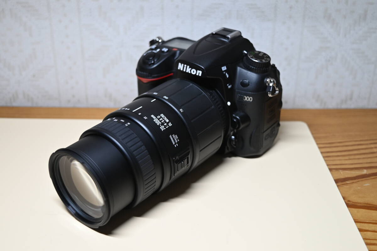 Nikon D7000 レンズ２本 Nikon AF-S 18-70mm SIGMA望遠AF 70-300mm 充電池 充電器 ストラップの画像7