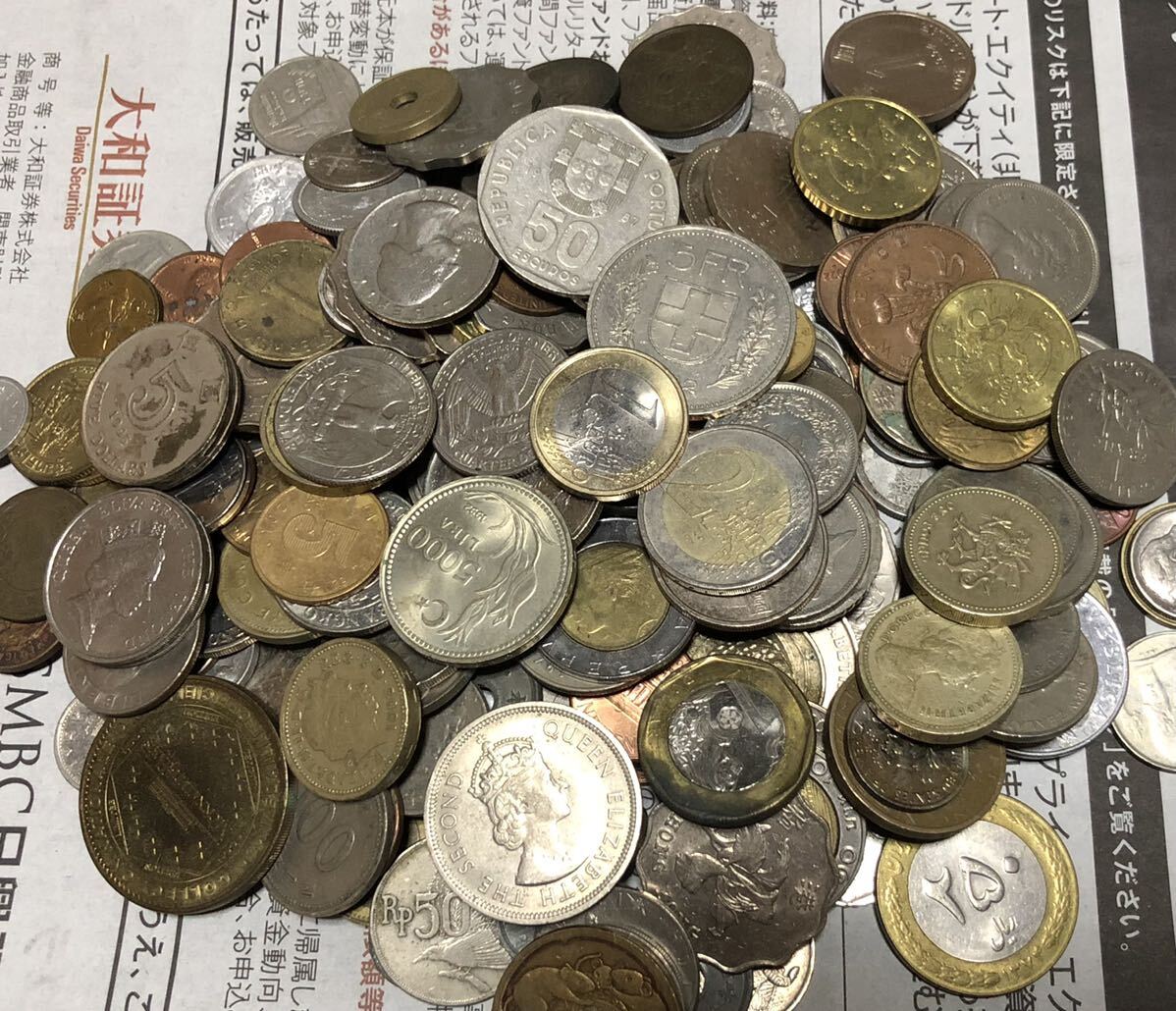 1円スタート。外貨/外国コイン/古銭/硬貨など　まとめ売り　約1.1kg_画像1