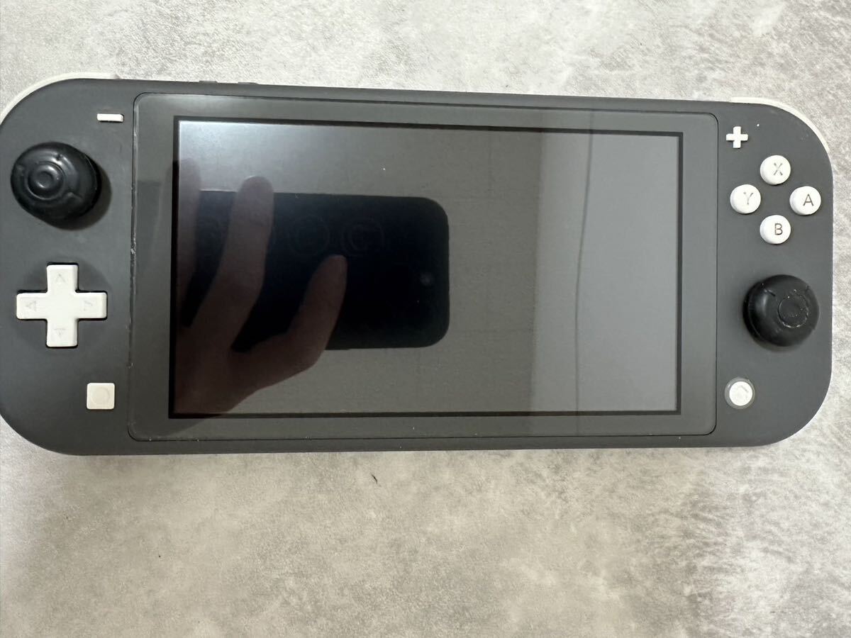 任天堂 Nintendo Switch Lite ニンテンドースイッチライト グレーHDH-001 ゲーム機 本体のみ 通電 動作確認済み 中古品 ゆうパケットプラスの画像1