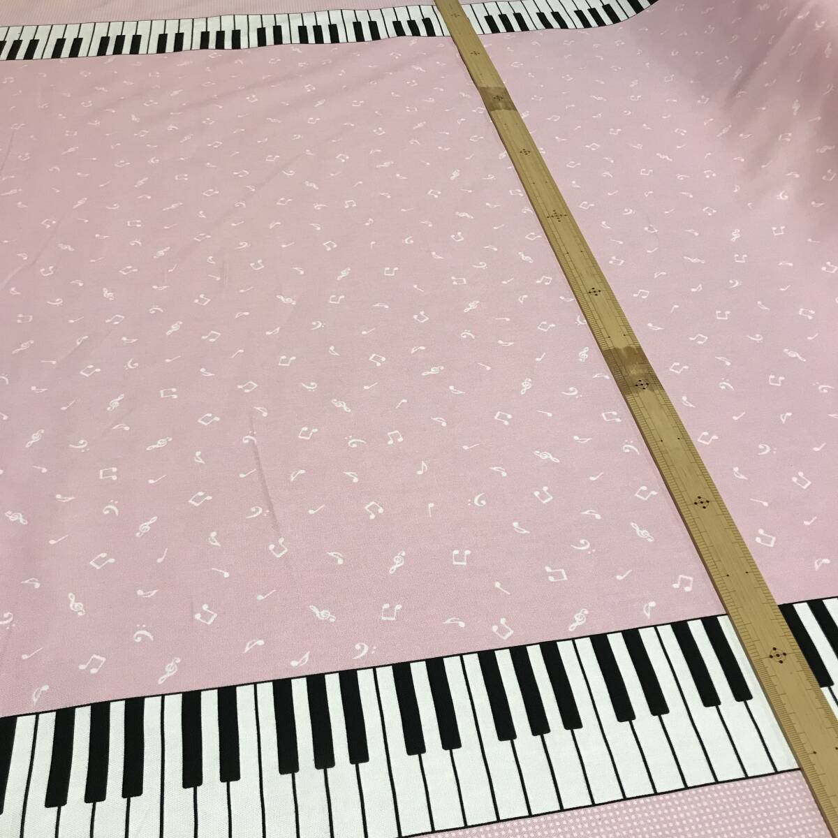 日本製　3m　Handworks Fabric④　鍵盤　ピンク　オックス　ハギレ_画像2