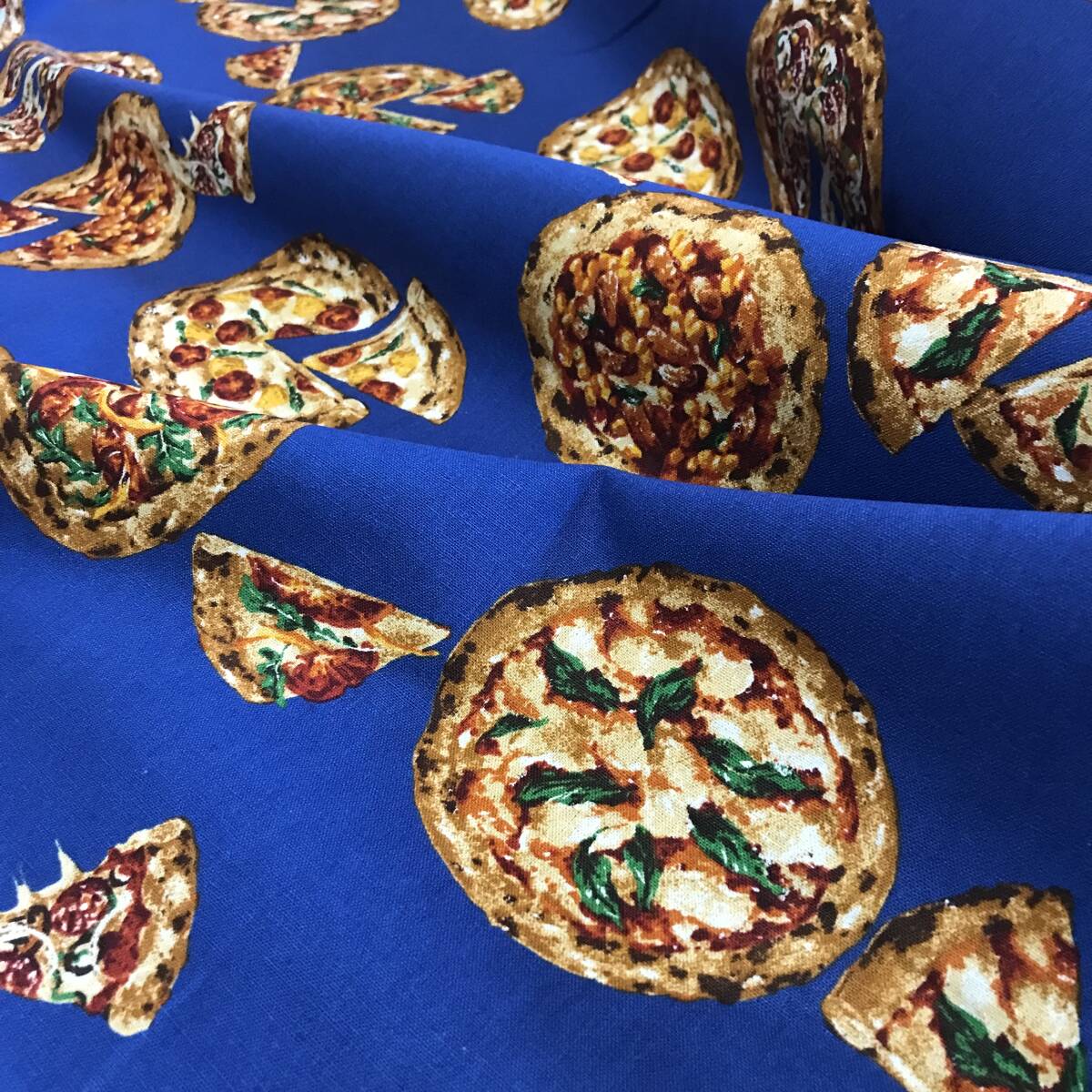 日本製 3m 綿麻キャンバス ピザ柄① ネイビー 生地 ハギレの画像5