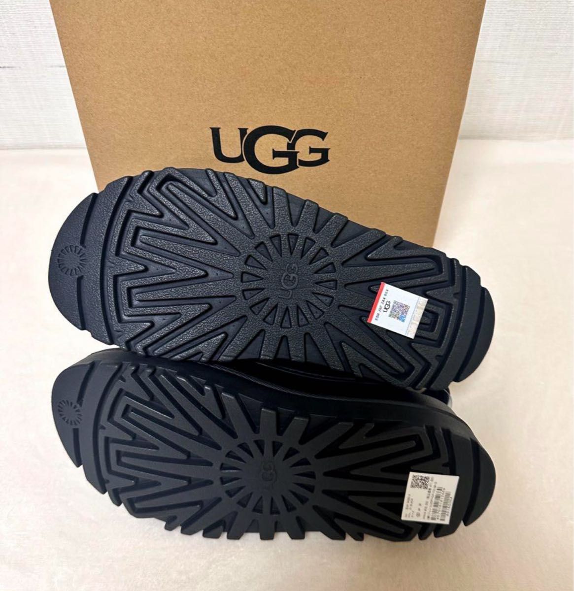 新品未使用UGG ゴールデングロウ GoldenGlow23センチ