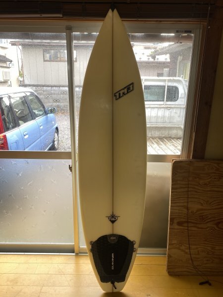 【サーフボード】TM3 Surf Boards ショートボード 6’3″ DAKINE ダカイン デッキパッド_画像1