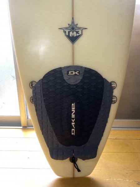 【サーフボード】TM3 Surf Boards ショートボード 6’3″ DAKINE ダカイン デッキパッド_画像4