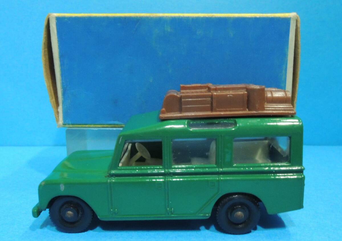 MATCHBOX 12 SAFARI LAND ROVER( hook breaking )