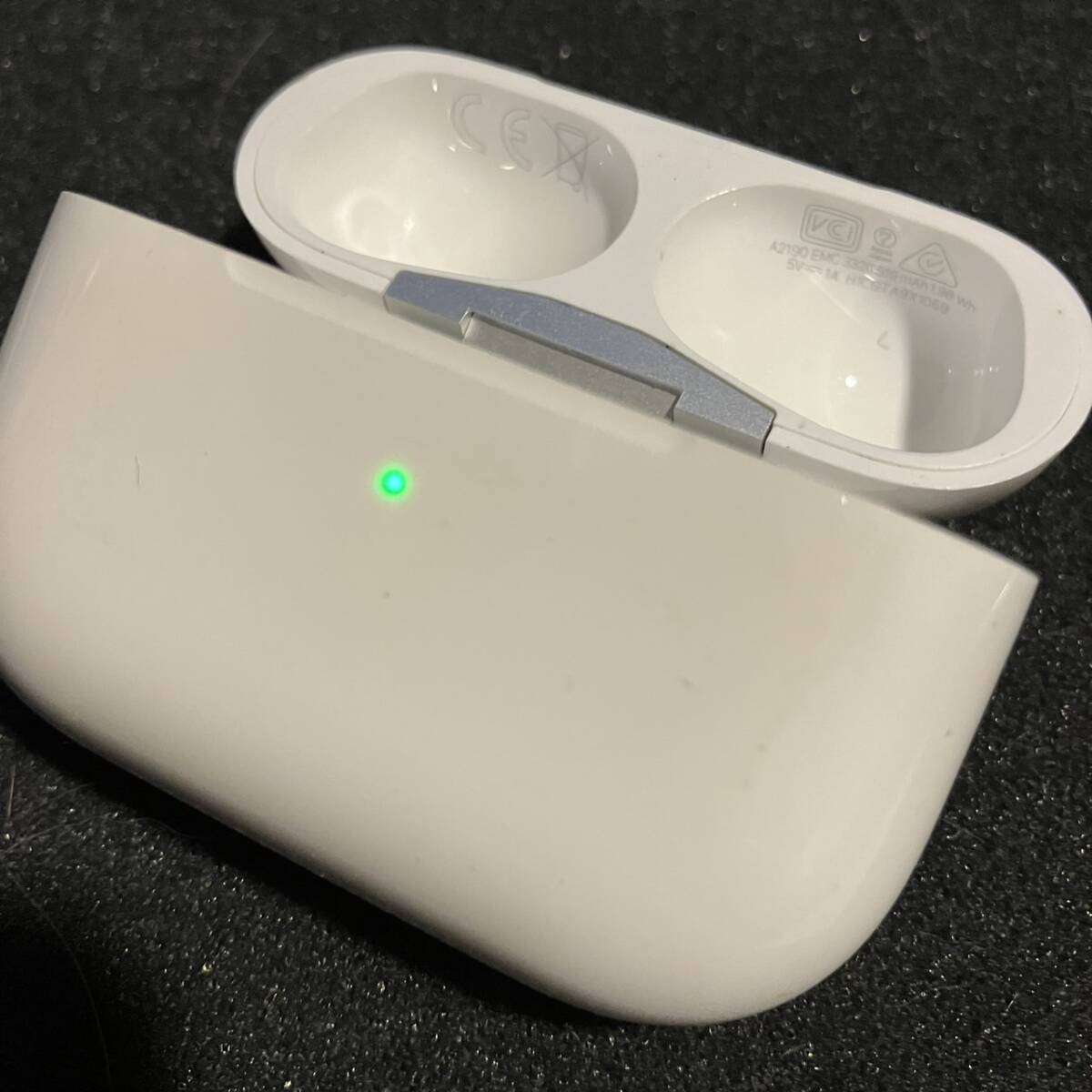 正規品 最安 美品 送料無料 動作確認済み Apple 純正 Air Pods Pro A2083 A2084 A2190 アップル エアーポッズ プロ 本体 MWP22J/A 管理72の画像2