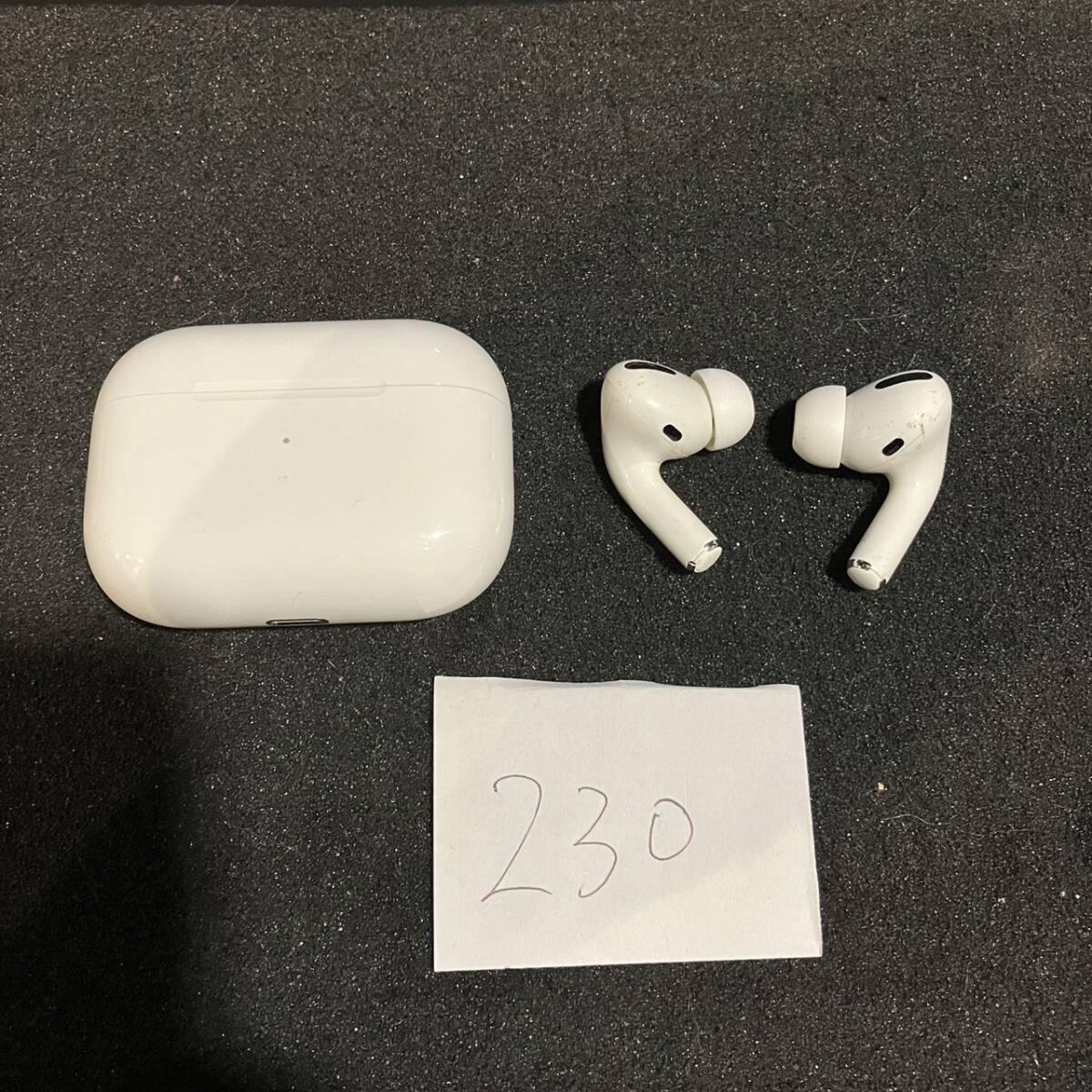 正規品 最安 美品 送料無料 動作確認済み Apple 純正 Air Pods Pro A2083 A2084 A2190 アップル エアーポッズ プロ 本体 MWP22J/A 管理230_画像1