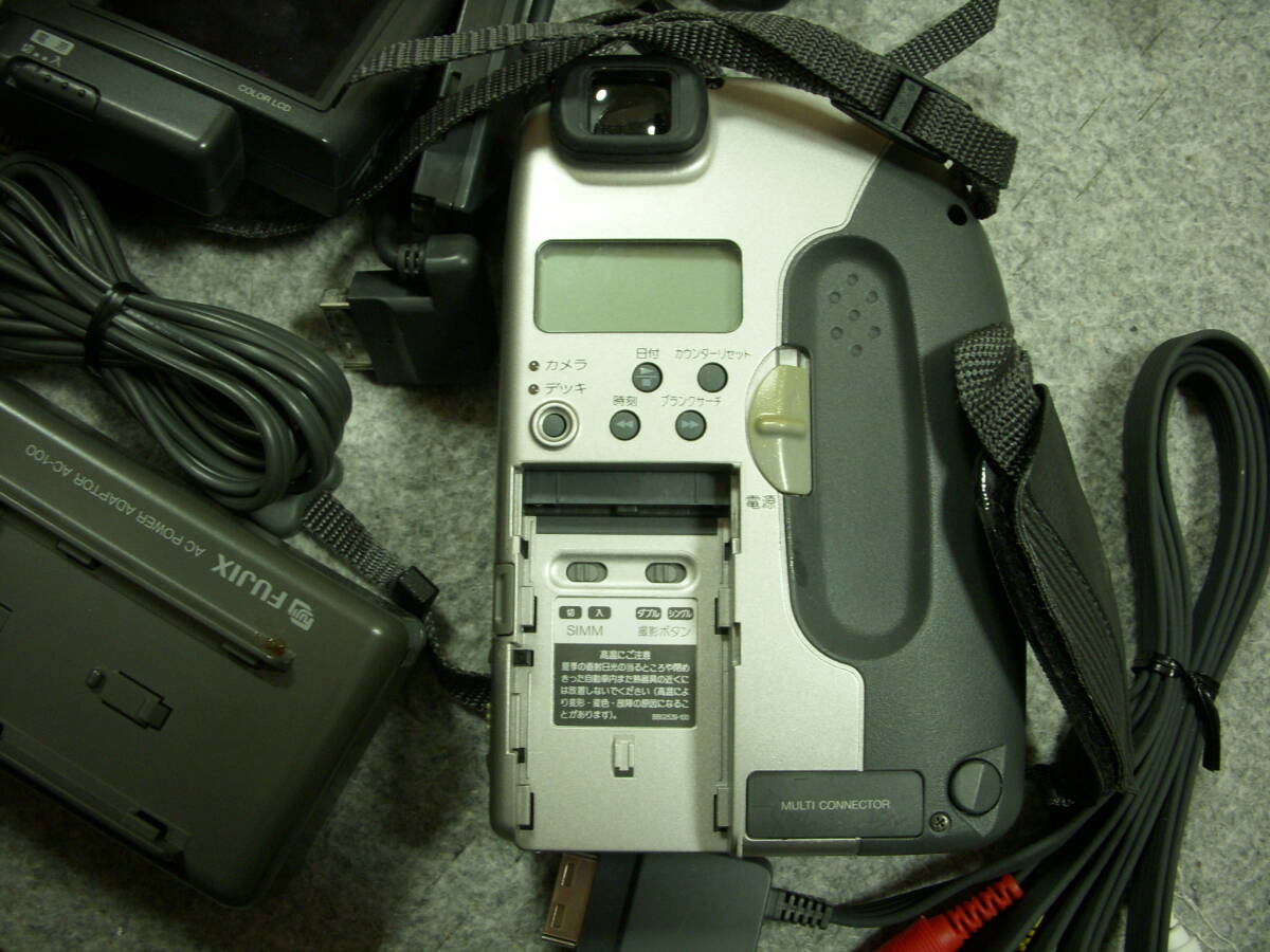 ★☆外部出力OK 富士フイルム FUJIX 8ミリビデオカメラレコーダー Simple-Hi8 FS-30 ACアタプター、AVケーブル付属 動作品☆★の画像5