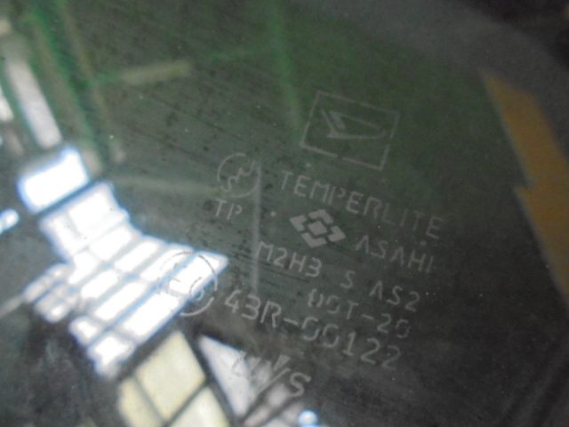 9FD5503 UA前)) ダイハツ ミラ L250S 前期型 X 純正 フロント右ガラスの画像2
