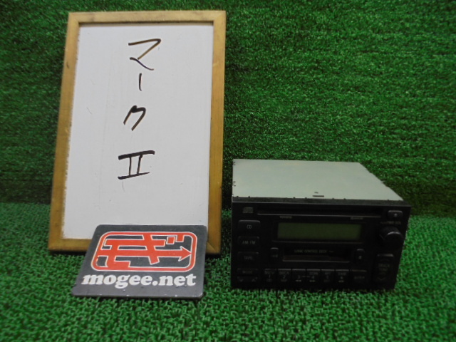 9FD2543 IB5)) トヨタ マーク GX100 前期型 グランデ 純正 CDカセットデッキ　　86120-2A300_画像1