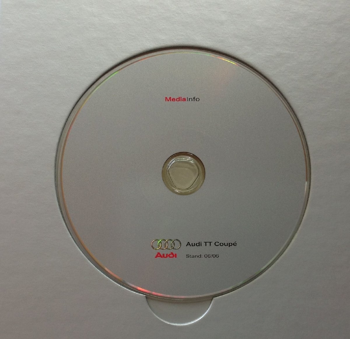 ★[A60135・アウディ TT クーペ プレスインフォメーション] Audi TT Coupe 。専用ケース入り、DVD付き。2006年６月★の画像10