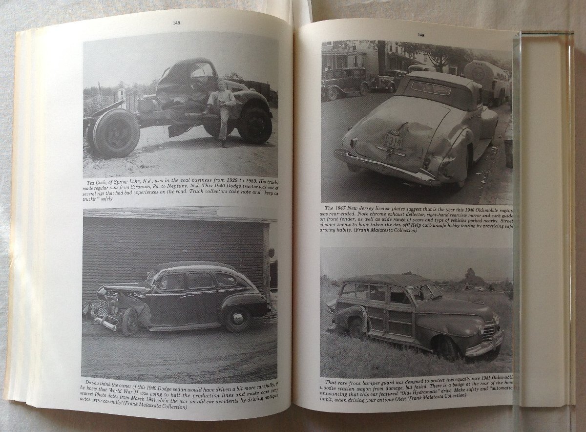 ★[A60057・特価洋書 ANTIQUE CAR WRECKS ] From Old Cars Weekly's Wreck of the Week photo album. ★の画像4