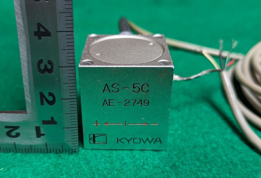 【中古・送料無料】KYOWA/共和電業 AS-5C 小型加速度計センサ(ひずみゲージ式変換器)_画像2