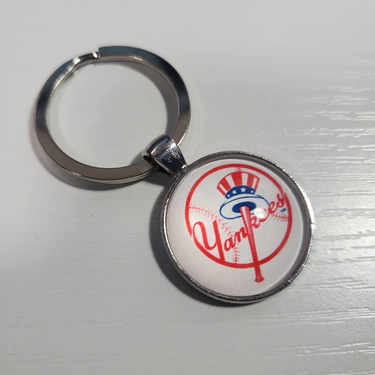 新品 MLB ニューヨーク ヤンキース キーホルダー NYC Yankees 野球 キーホルダー キーリングメジャーリーグ Keychainの画像2