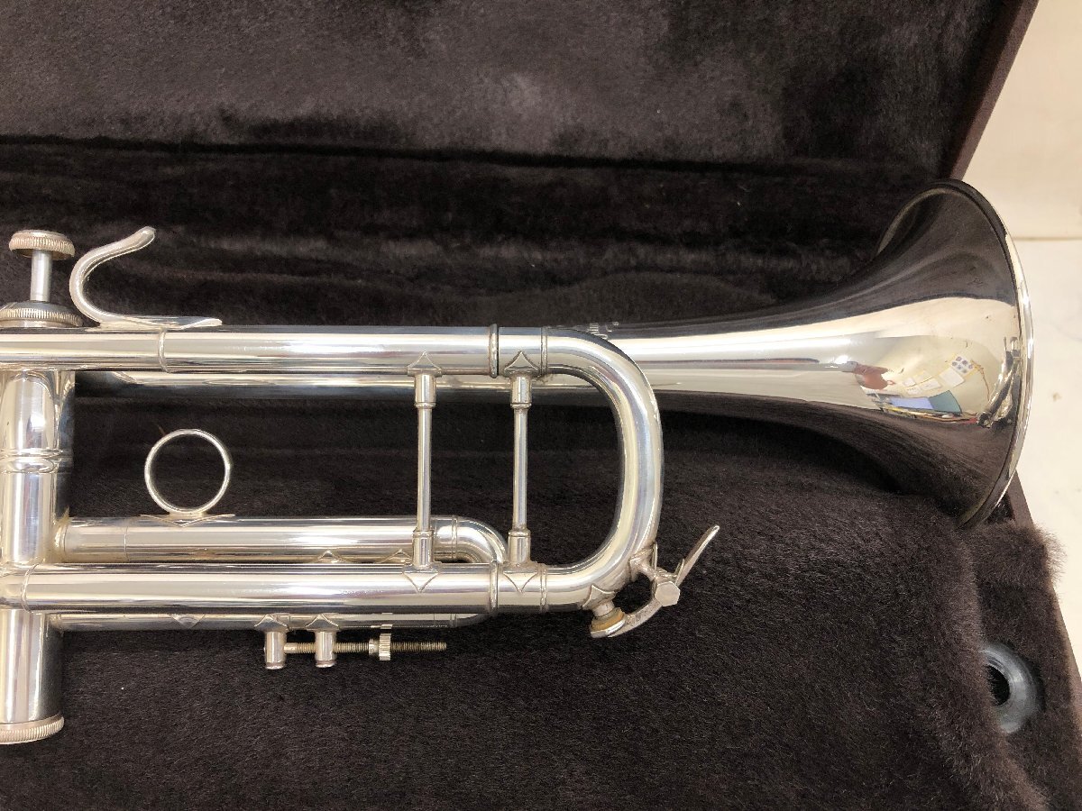 Y1365 中古品 金管楽器 トランペット Vincent Bach バック Stradivarius model 37 ML  【ケース付き】の画像2