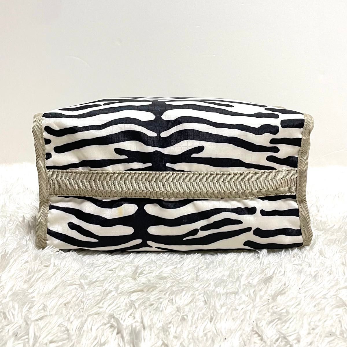 LeSportsac×MUVEIL ショルダーバッグ 2way ゼブラストライプ LeSportsac×MUVEIL ショルダーバッグ 2way ゼブラストライプ