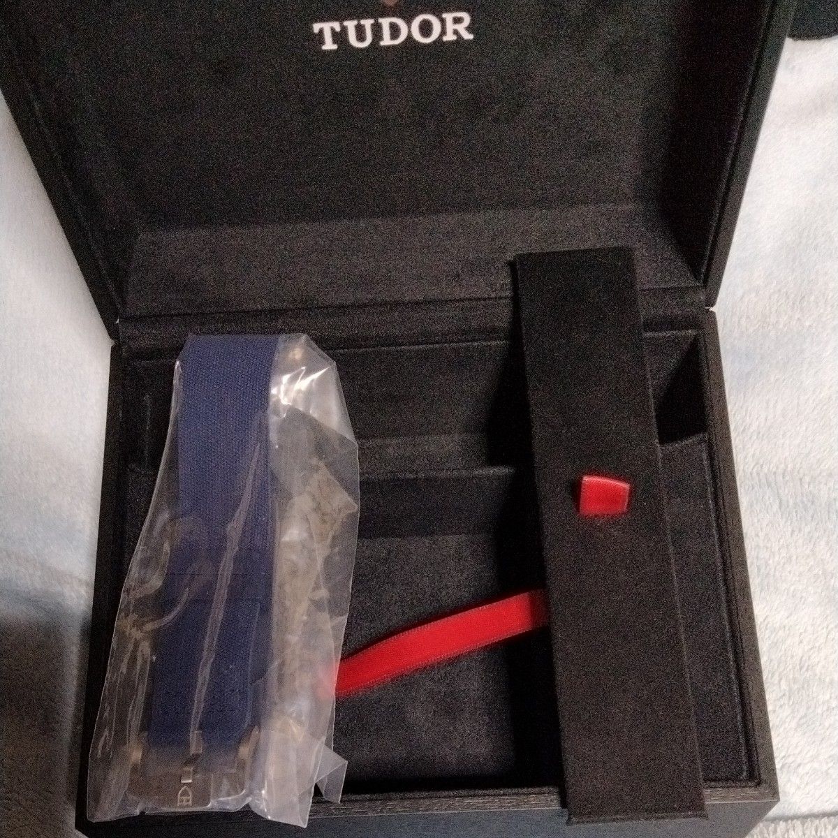 TUDOR　箱と変えベルトのみ　ベルト新品、未使用　美品