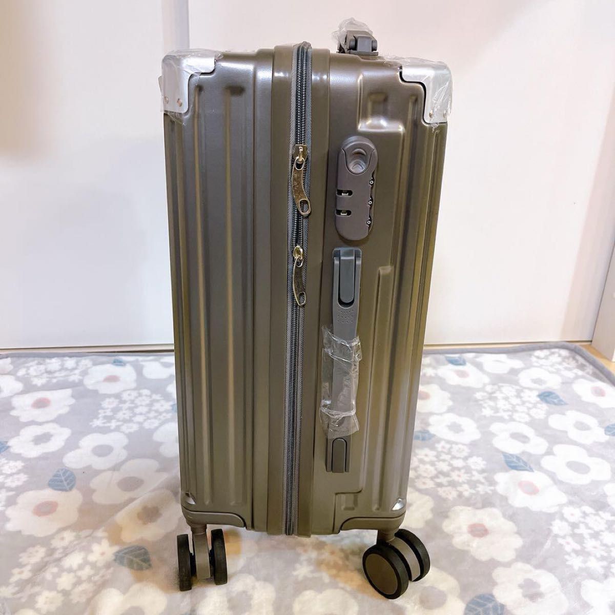極美品 スーツケース キャリーケース 40L キャリーバッグ 機内持込 1泊~3泊 軽量 グレー