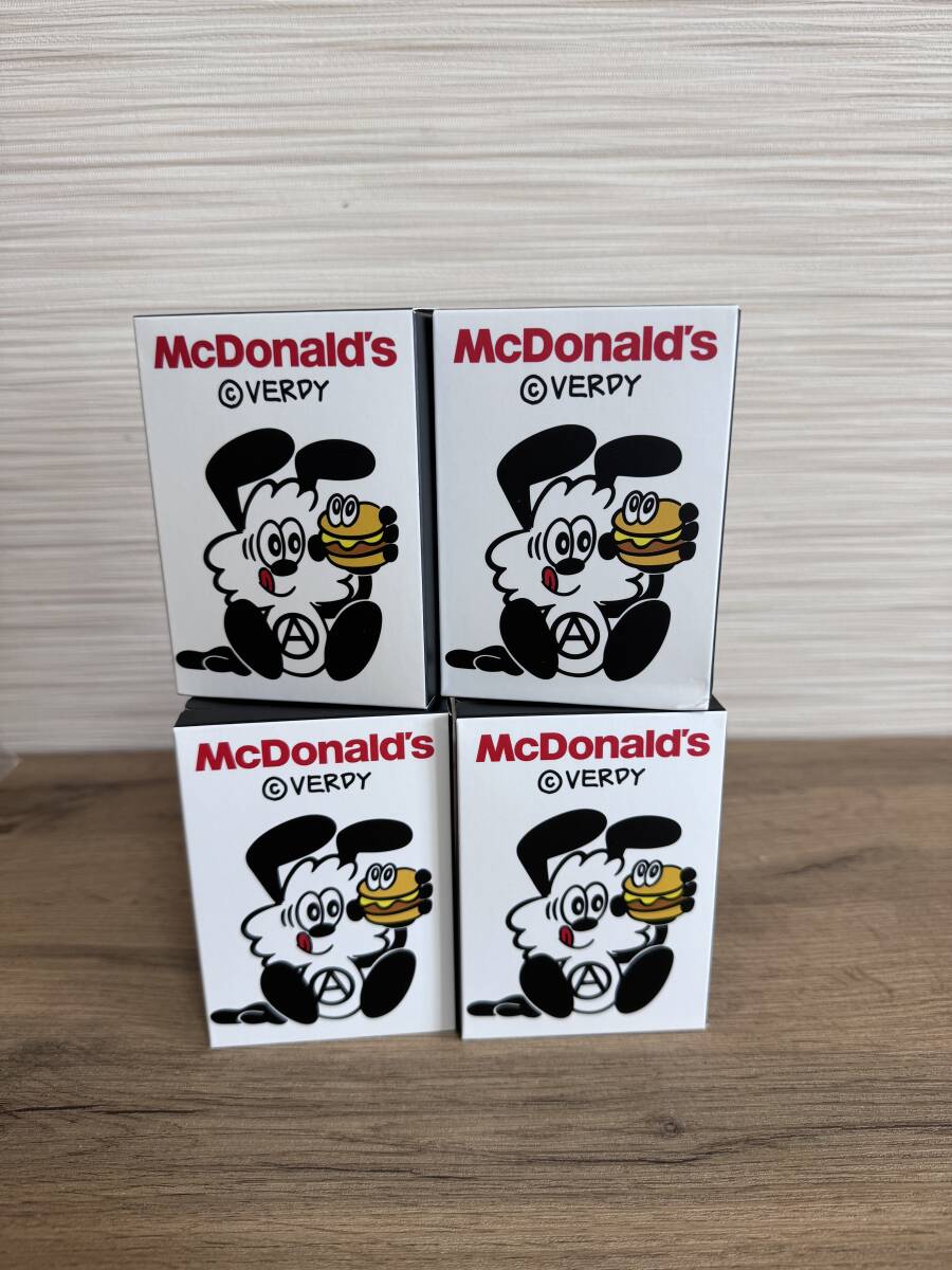 日本未発売 新品未開封verdy vick フィギュア 香港マクドナルド 全4種セットの画像1