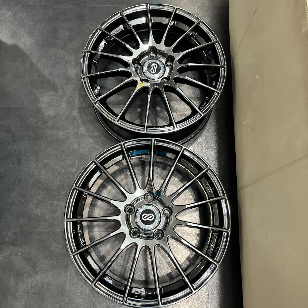 送料無料 エンケイENKEI RS05 2本セット7Jx17+45 114 3-5H 送料無料 エンケイENKEI RS05 2本セット7Jx17+45 114 3-5H