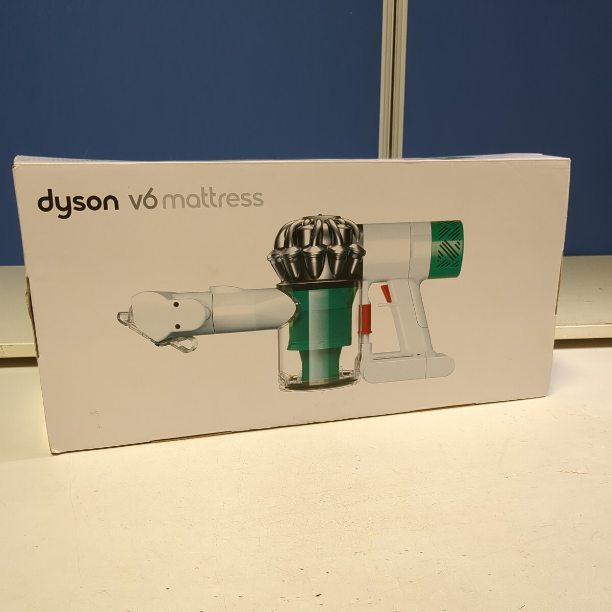 41130　 Dyson V6 Mattress HH08COM　新古　ダイソン　コードレスクリーナー　掃除機　_画像8