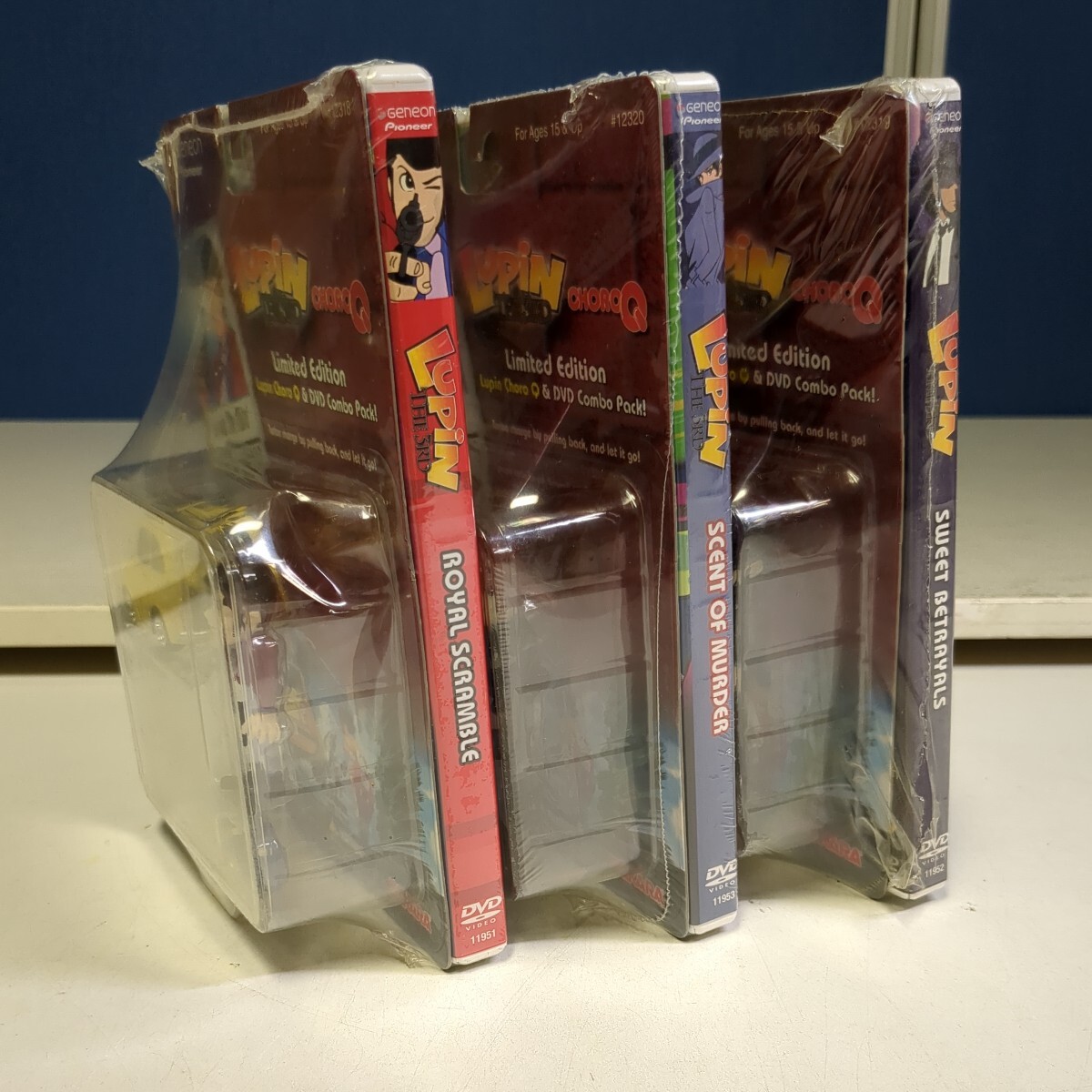 4167 ルパン三世 峰不二子 次元大介 DVD 3本セット 未開封 新品 海外盤 フィギュア付の画像8