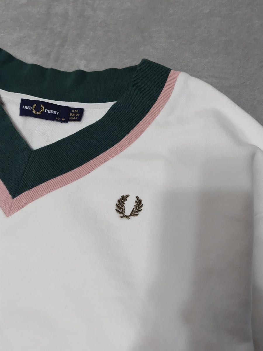 Fred Perry フレッドペリー ワンポイント ロゴ スウェット トレーナー 長袖 トップス ホワイト