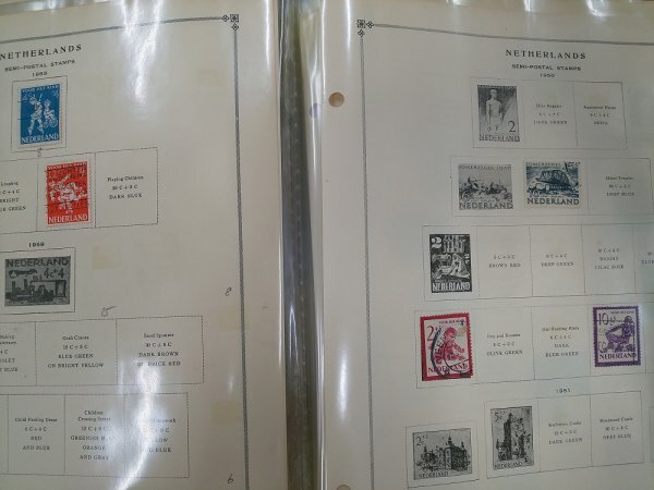 0501F06 外国切手 オランダ切手 1899～ 使用済み 1冊まとめ ＊台紙に貼りつき有の画像10