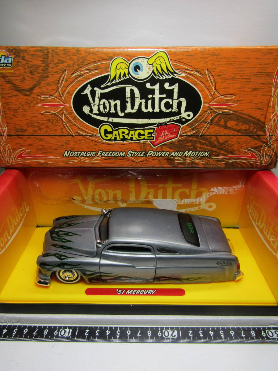 JADATOYS VON DUTCH 1951 MERCURY COUPE 1/24 FLAT HEAD V8 LOW RIDER フレイムス チョップトップ ロブロウ ピンストエドハーディ エドロス_画像9