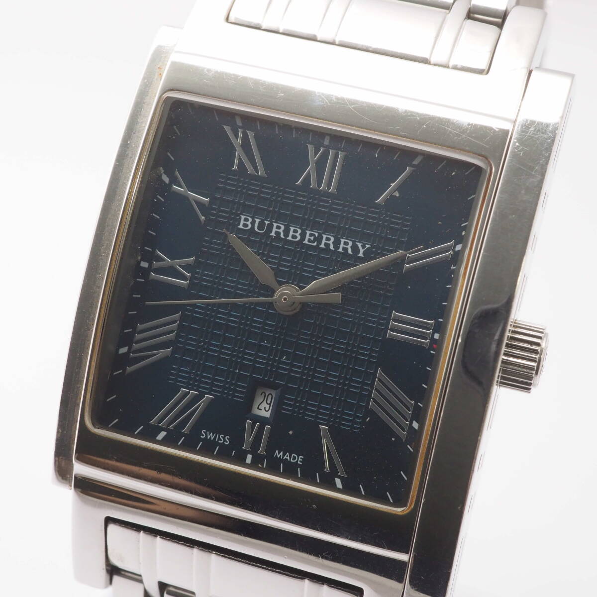 【希少品】バーバリー BU1551 BURBERRY 50M/165FEET デイト クォーツ 紺文字盤 ローマン ボーイズ 男女兼用 腕時計[00669-AI2の画像1