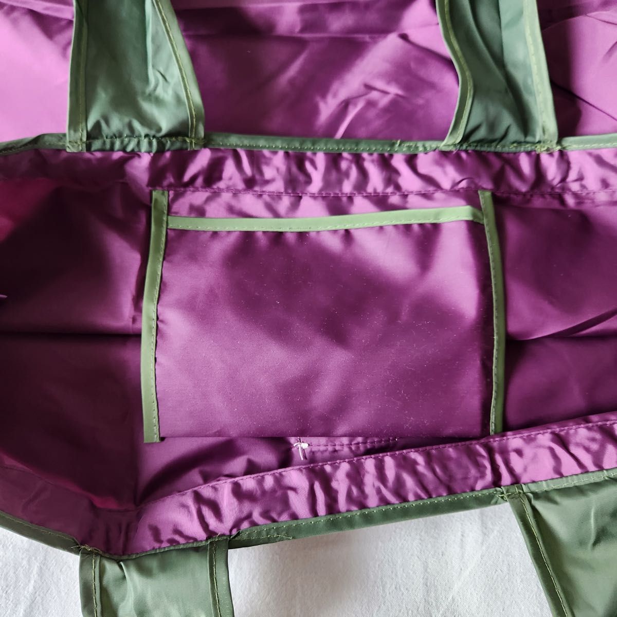 【特別価格】エコバッグ　紫　スタイリッシュ　折りたたみ　コンパクト　買い物バック　旅行　防水性　大容量　超軽量　洗濯可能