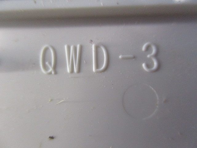 Jワイドスリム コンセントプレート3連用(15枚入)(ピュアホワイト)(新品未開封) QWD-3の画像2