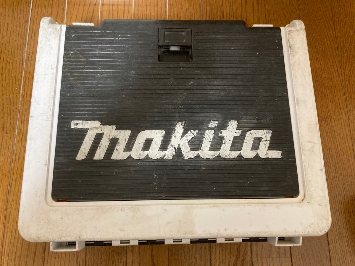 マキタ makita 充電式 インパクトドライバー　TD147完動中古品