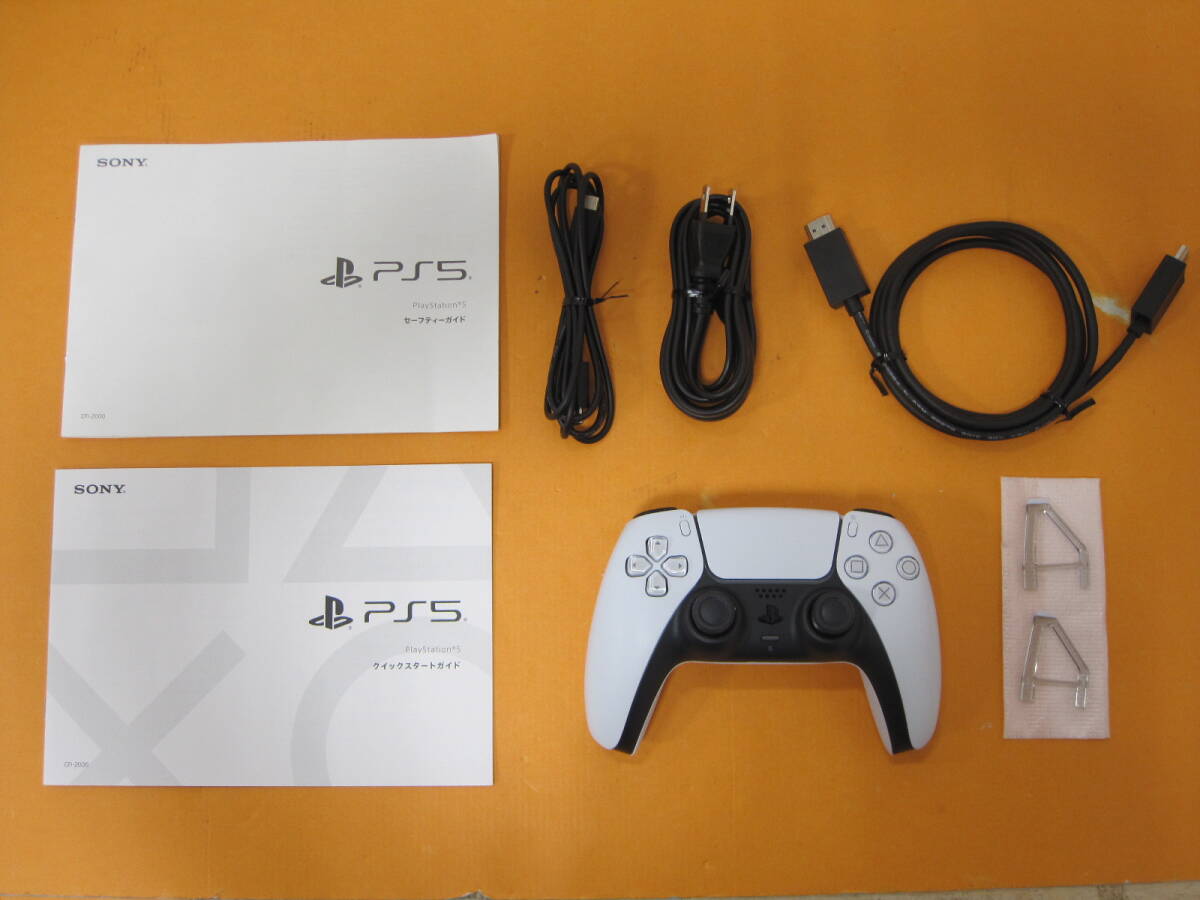 072) 中古 playstation5 slim(プレイステーション5スリム) CFI-2000A 1TBの画像3