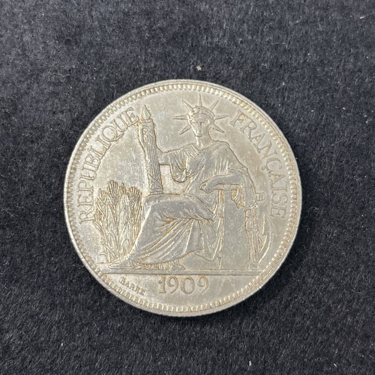 古銭 外国 硬貨 フランス領インドシナ1 銀貨 Piastre 1909 パリ REPUBLIQUE FRANCAISE 0.900 27GR Silver #16775g_画像1