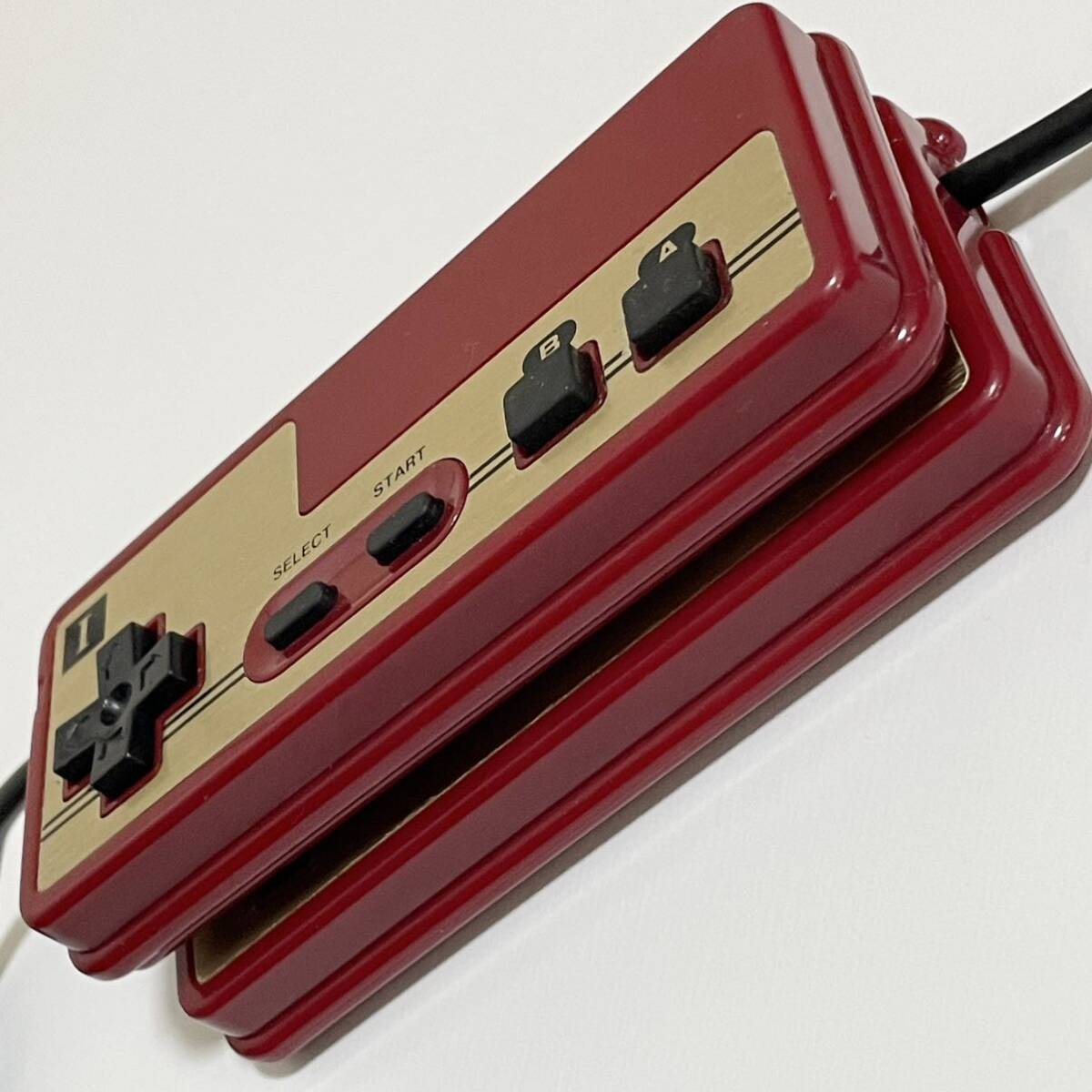 初代ファミコン 四角ボタン コントローラー 1P/2Pセット (FC/FAMICOM/初期型/任天堂/Nintendo)の画像4