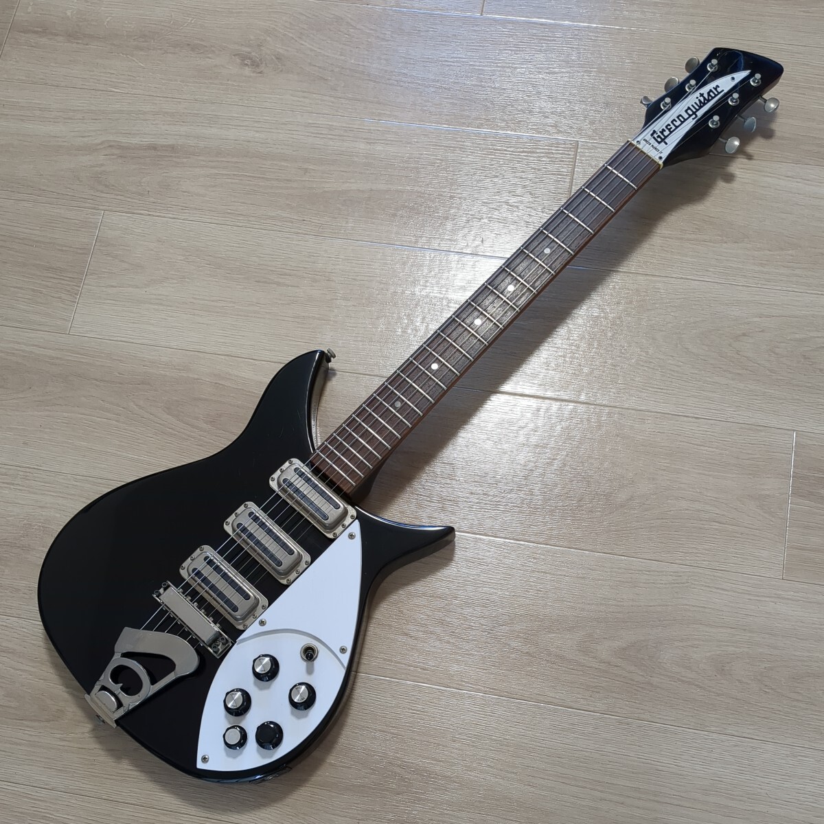 現状品 Greco グレコ リッケンバッカー タイプ JLG-80 ソフトケース付き 黒 エレキギターの画像1