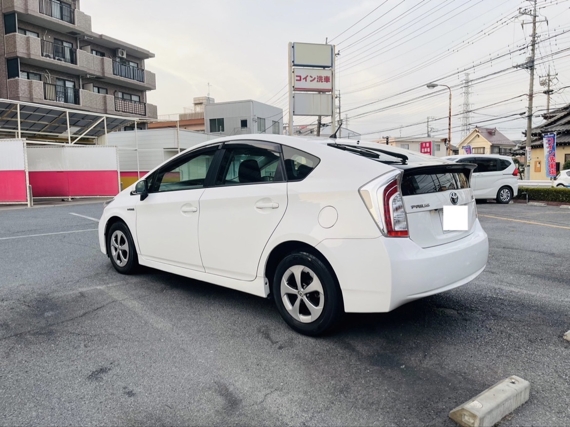 平成24年式 トヨタプリウス ZVW30 ホワイト車検令和7年7月 Sグレード スマートキー◎の画像4