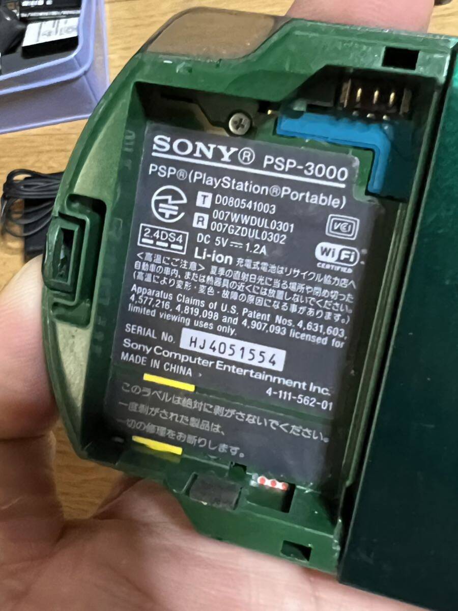 SONY ソニPSP 3000 PSP本体 アダプタ付き 動作品(FB-NH6)の画像3