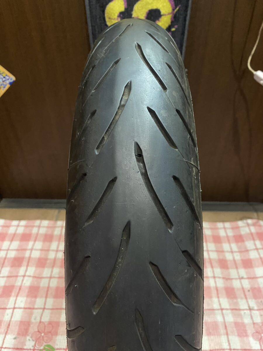 中古MCタイヤ 2023年製造 DUNLOP SPORTMAX GPR-300 110/70R17 ダンロップ スポーツマックス 110 70 17 0723 A3021の画像1