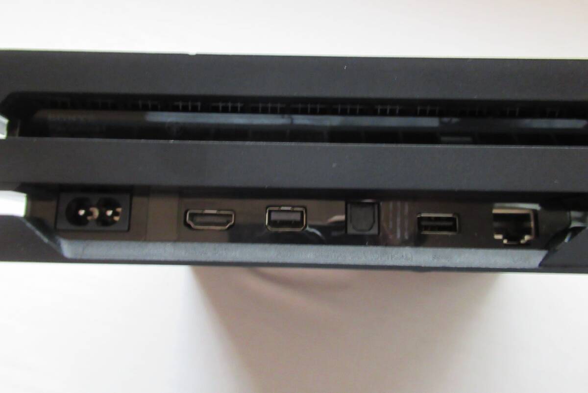 PS4 Pro 2TB 本体 CUH-7200C BO1 Jet Black 初期化済み 動作確認済み 現状品 _画像4