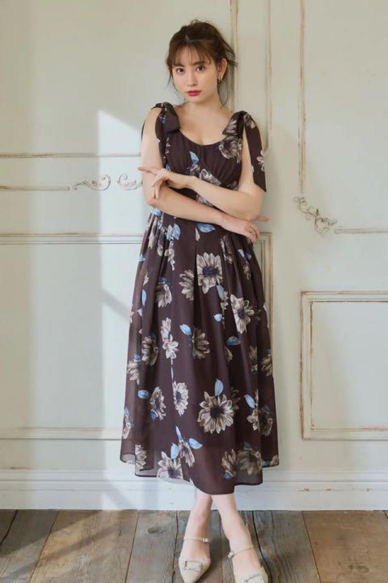 herlipto Sunflower Printed Midi Dress ひまわりワンピース herlipto Sunflower Printed Midi Dress ひまわりワンピース