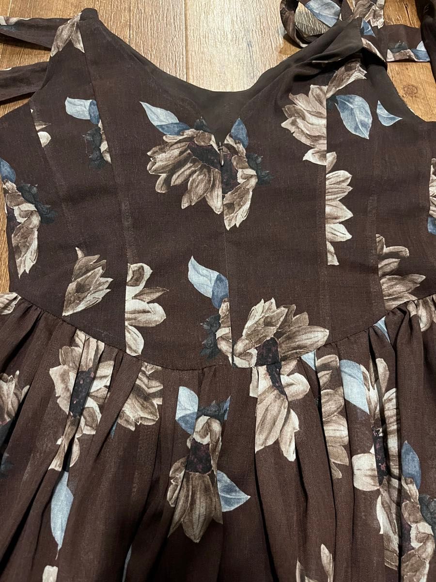 herlipto Sunflower Printed Midi Dress ひまわりワンピース herlipto Sunflower Printed Midi Dress ひまわりワンピース