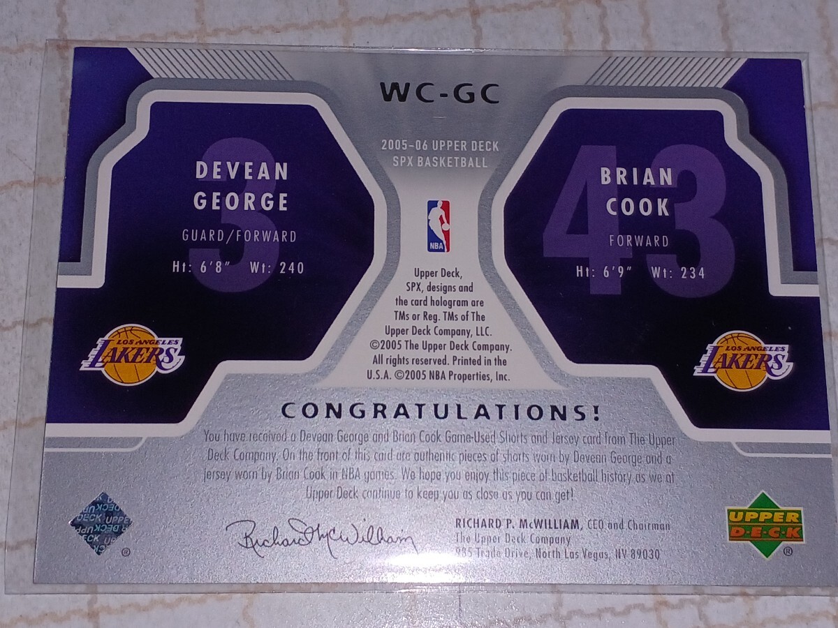 2005 SPX Winning Combos Devean George / Brian Cook Game-used Shorts and Jersey Lakers デビーン・ジョージ ブライアン・クック UD_画像2