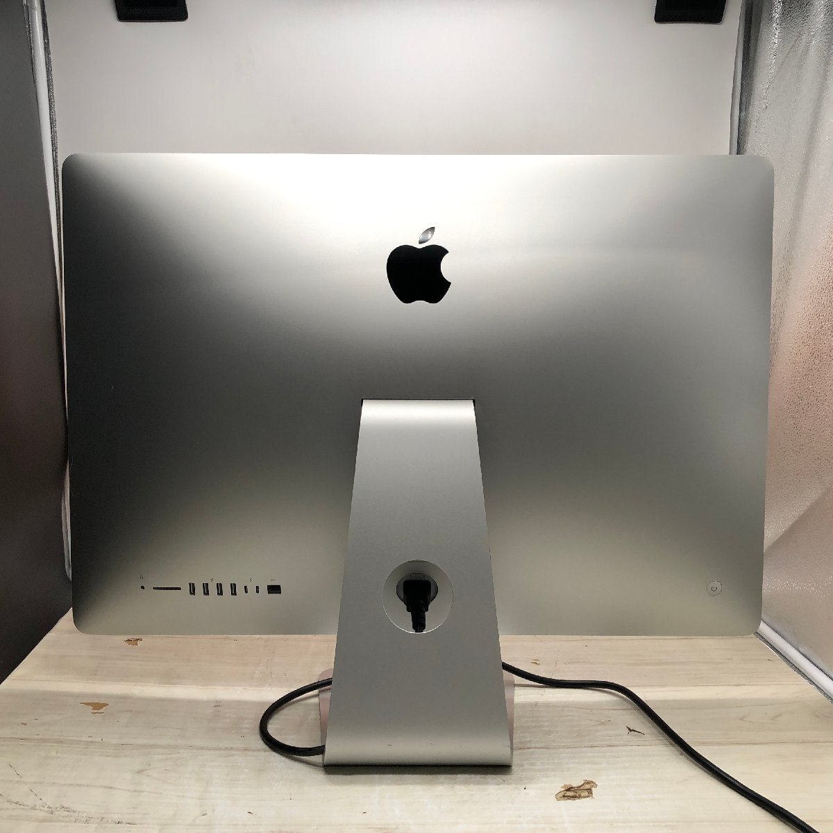 Apple iMac Retina 5K 27-inch 2017 Core i5 3.40GHz/16GB/1TB(NVMe) 〔0402D02〕の画像7