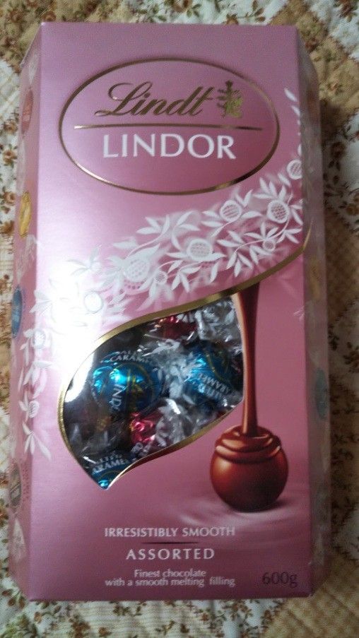  ☆ コストコ☆リンツ リンドール　アソート4種類 16個 コストコ チョコレート ☆ Lindt LINDOR Costco